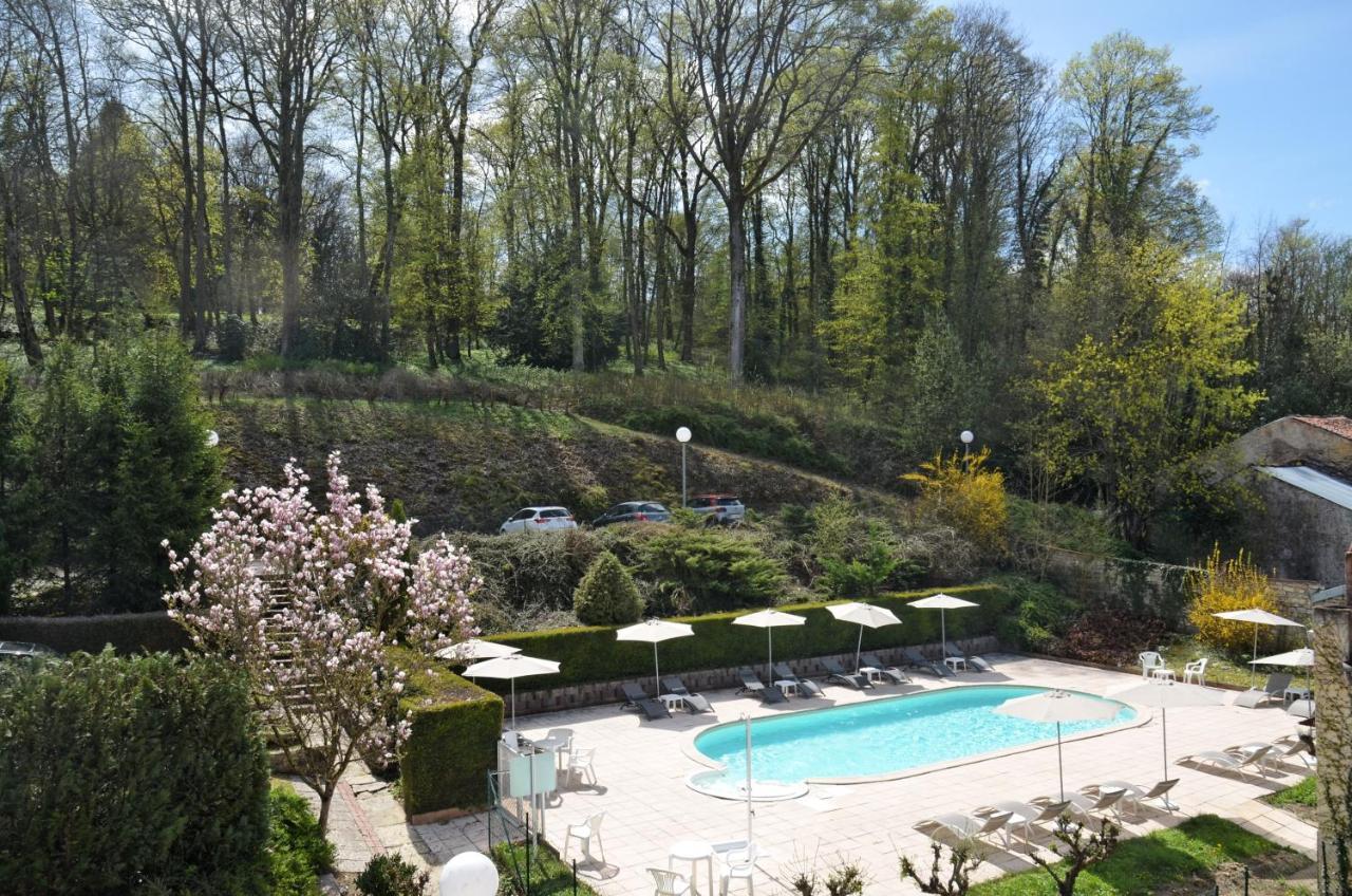 Hotel Et Studios D'Orfeuil Bourbonne les Bains Bagian luar foto
