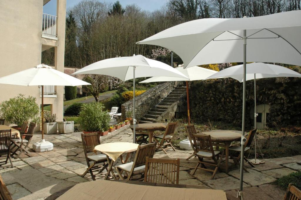 Hotel Et Studios D'Orfeuil Bourbonne les Bains Bagian luar foto