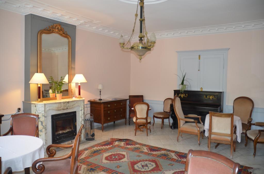 Hotel Et Studios D'Orfeuil Bourbonne les Bains Bagian luar foto