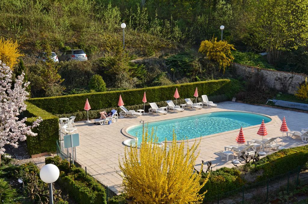 Hotel Et Studios D'Orfeuil Bourbonne les Bains Bagian luar foto
