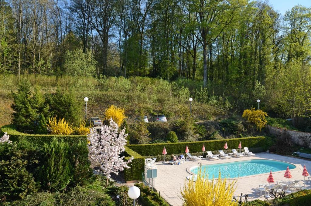 Hotel Et Studios D'Orfeuil Bourbonne les Bains Ruang foto