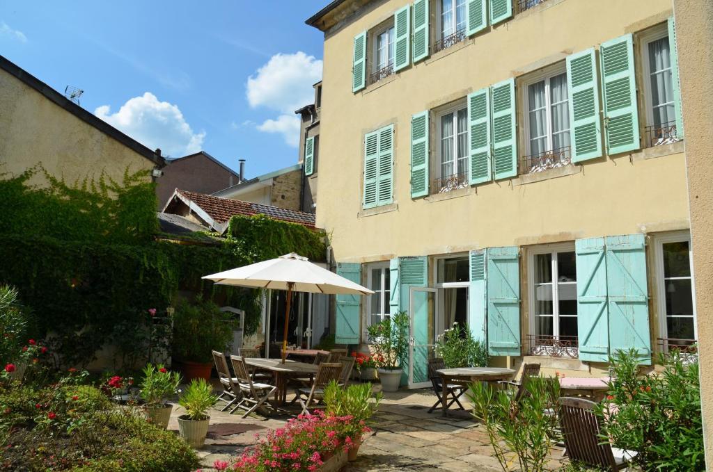 Hotel Et Studios D'Orfeuil Bourbonne les Bains Bagian luar foto