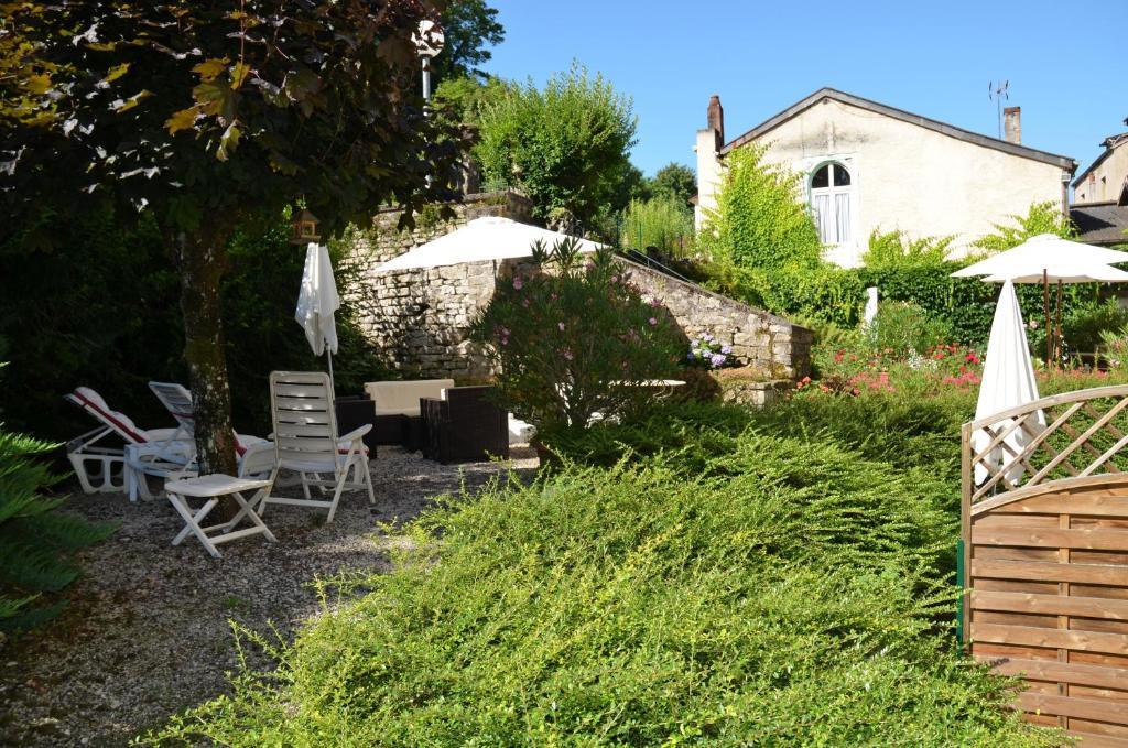 Hotel Et Studios D'Orfeuil Bourbonne les Bains Ruang foto