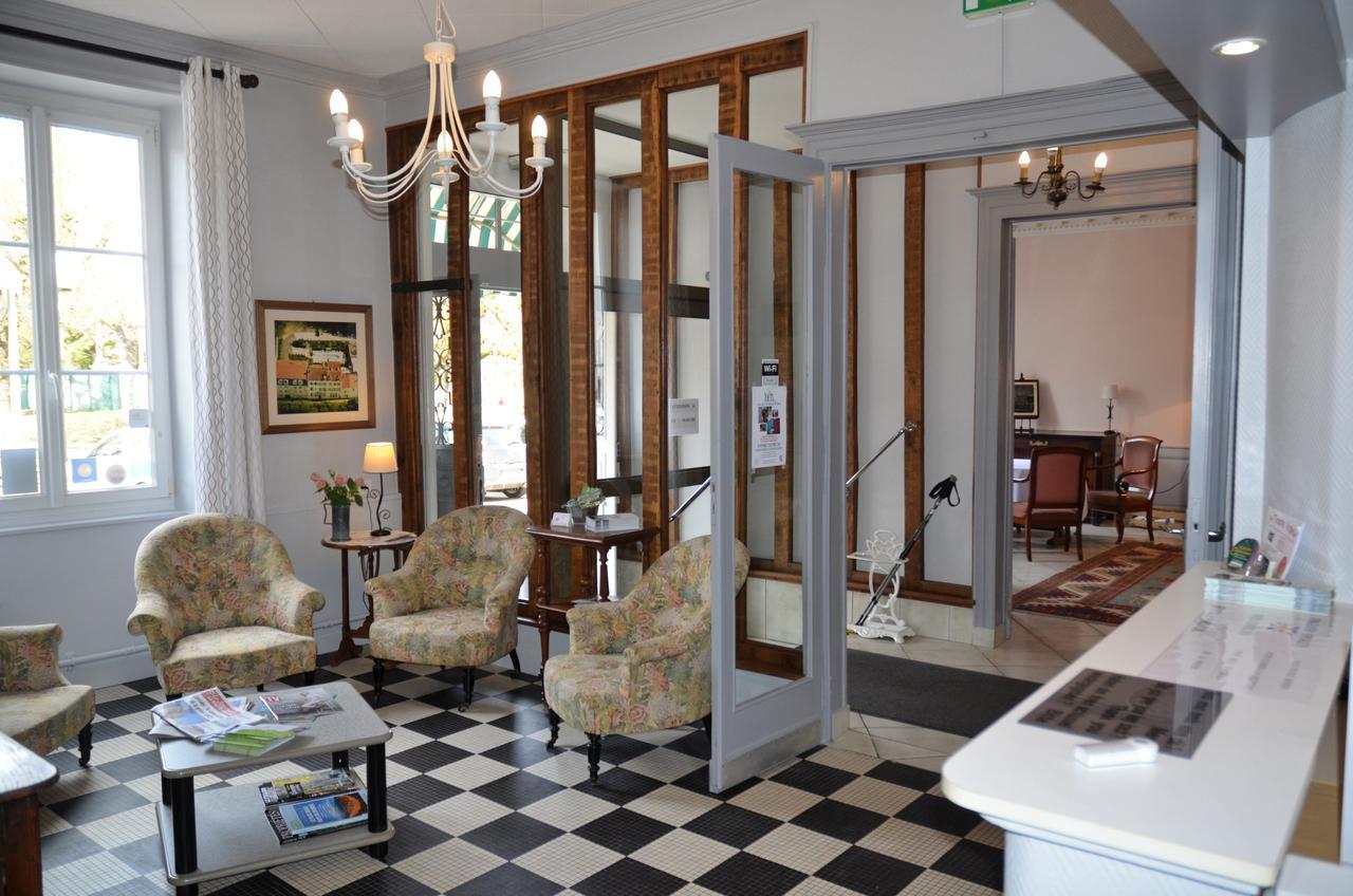 Hotel Et Studios D'Orfeuil Bourbonne les Bains Bagian luar foto