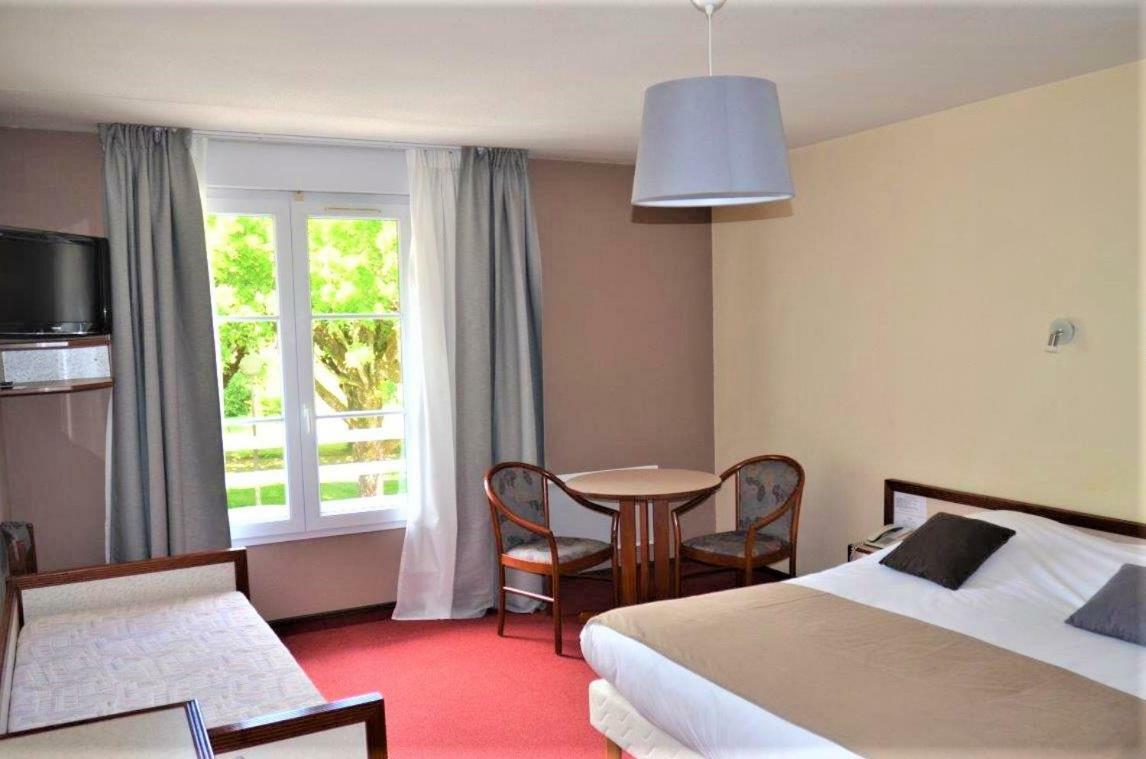 Hotel Et Studios D'Orfeuil Bourbonne les Bains Bagian luar foto