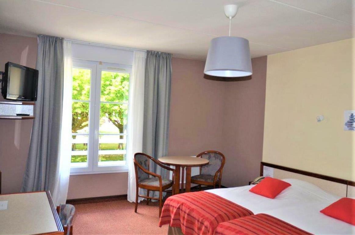 Hotel Et Studios D'Orfeuil Bourbonne les Bains Bagian luar foto