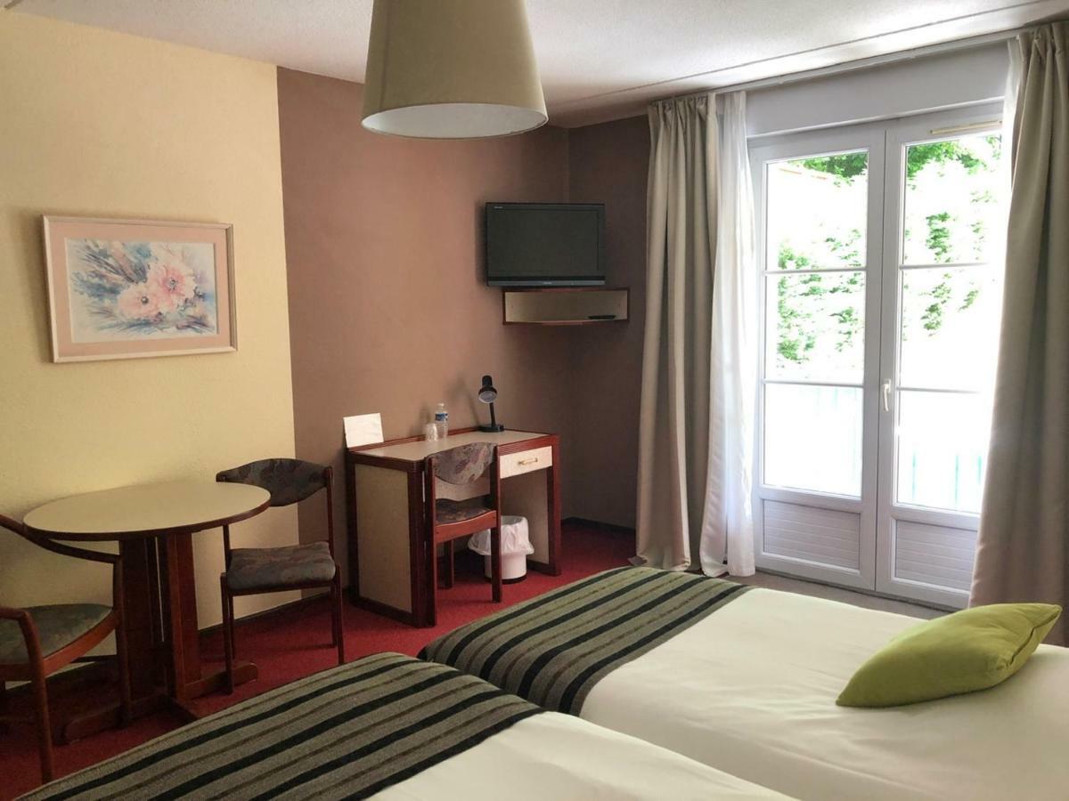 Hotel Et Studios D'Orfeuil Bourbonne les Bains Bagian luar foto