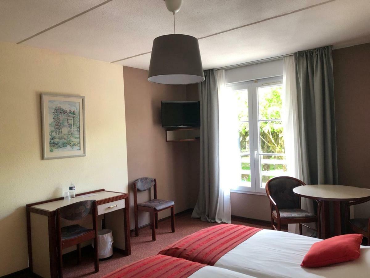 Hotel Et Studios D'Orfeuil Bourbonne les Bains Bagian luar foto