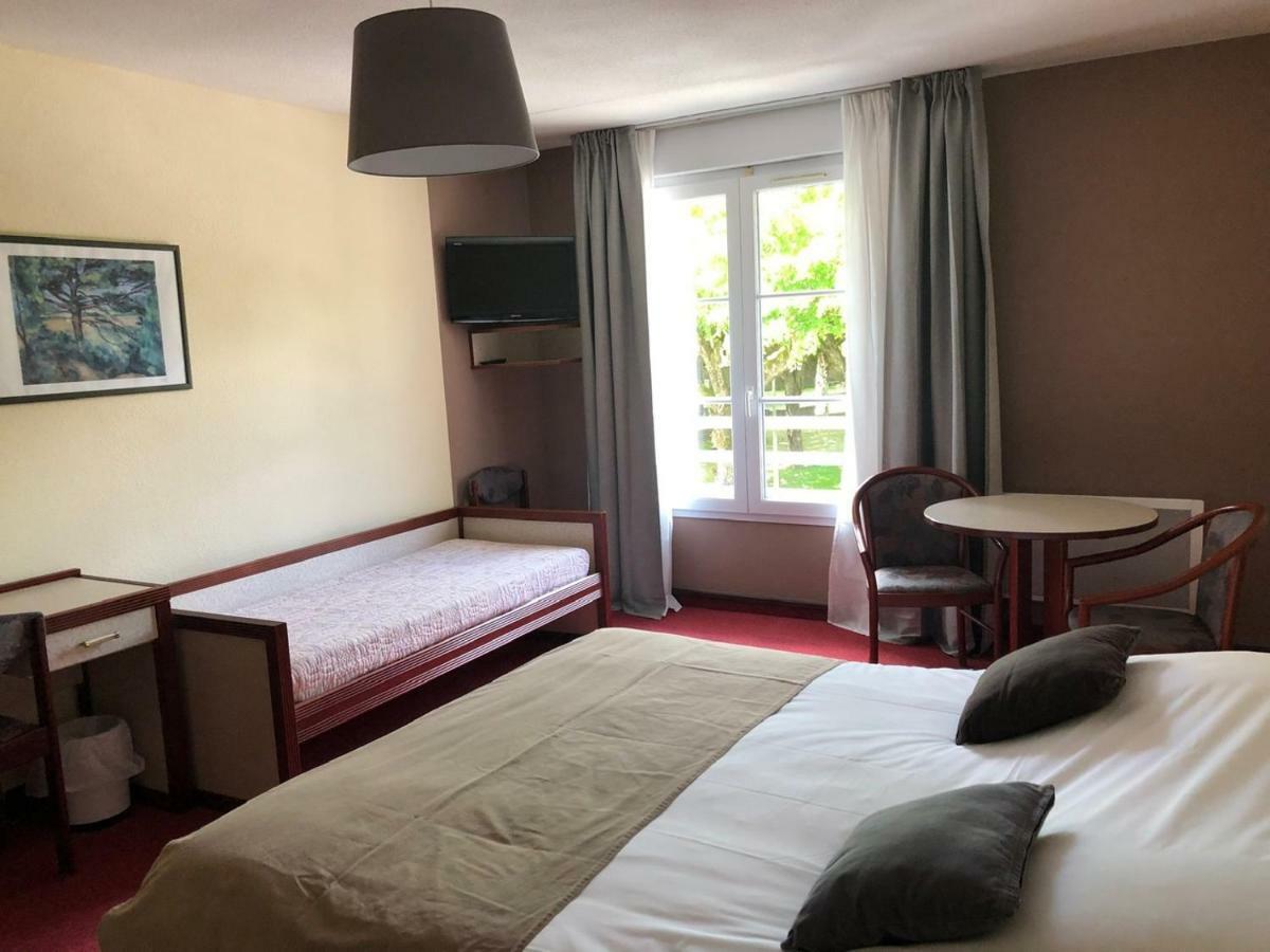 Hotel Et Studios D'Orfeuil Bourbonne les Bains Bagian luar foto
