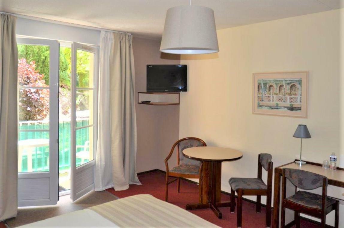 Hotel Et Studios D'Orfeuil Bourbonne les Bains Bagian luar foto