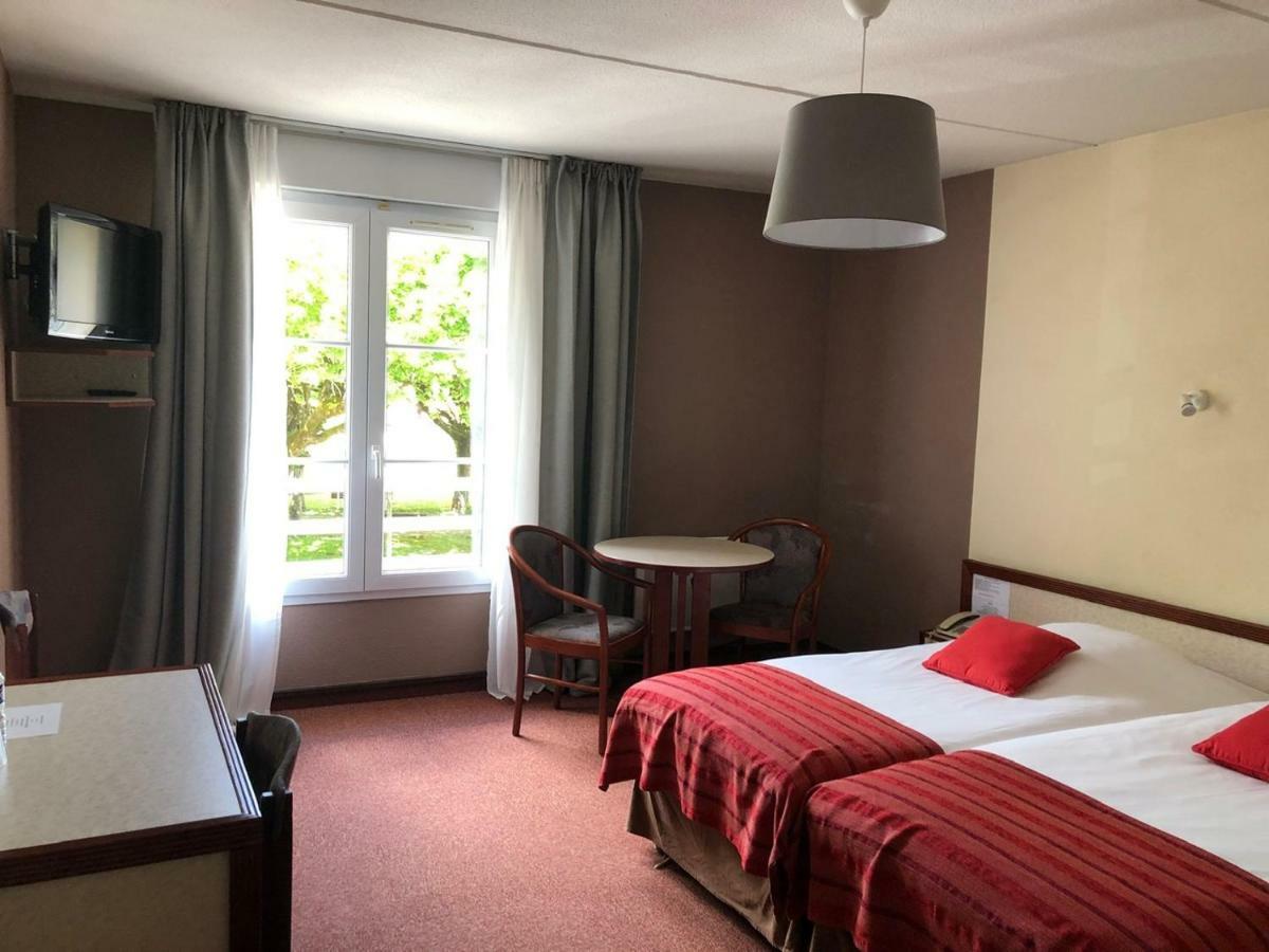 Hotel Et Studios D'Orfeuil Bourbonne les Bains Bagian luar foto